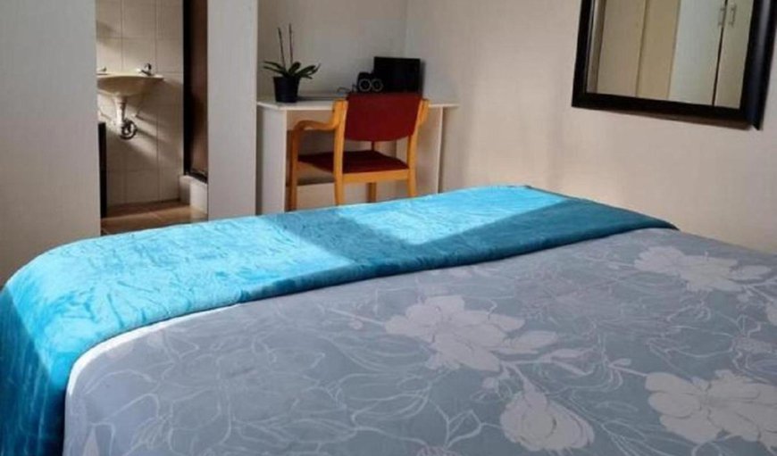 Flamingo Unit: Bed