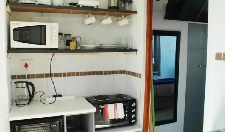 Kingfisher Unit: Kitchenette
