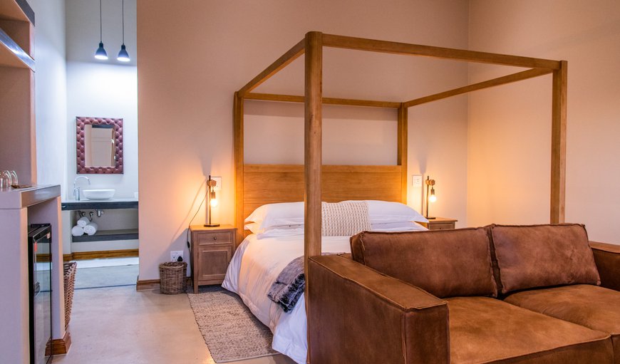 Standard Luxury Room: Bed