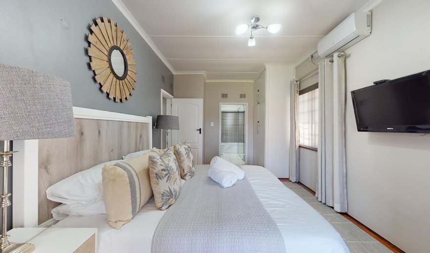 #6 Bed - Seas The Day Scottburgh: Bedroom