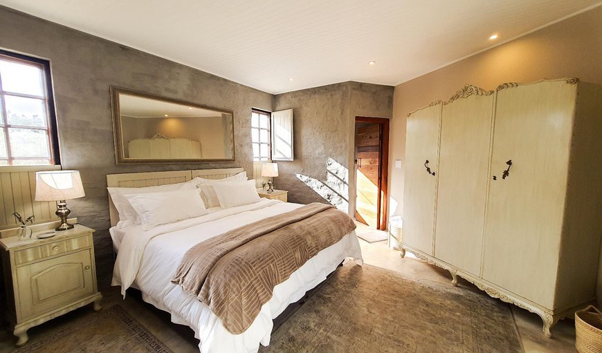 Four-sleeper Cottage- Karee Cottage: Bed