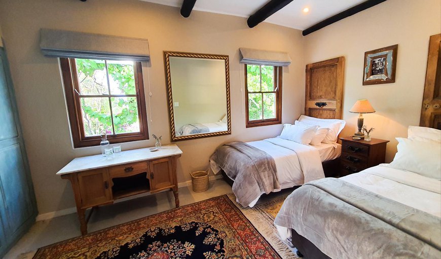Four-sleeper Cottage- Karee Cottage: Photo of the whole room