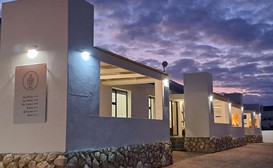 Da Gama Bay Holiday Units image