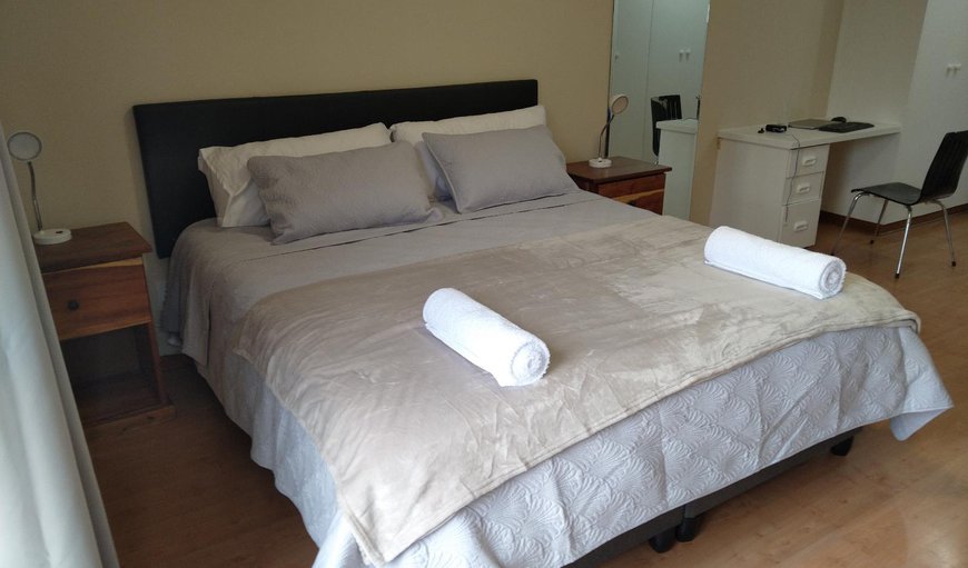 Zeen's Holiday Home: Bed