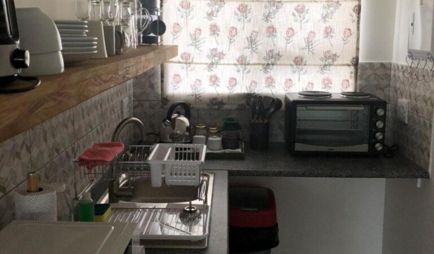 Serenity Deluxe Studio: Kitchenette