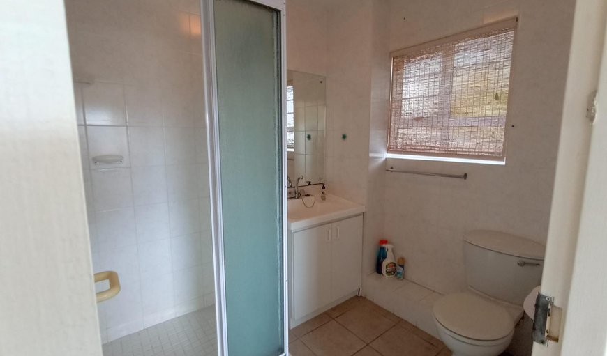 Standard Self-catering Apartment: Bathroom