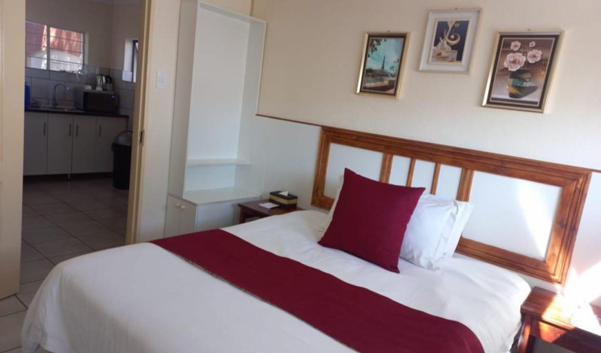Standard Room: Bed