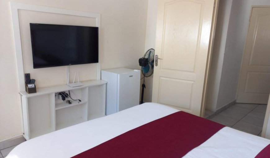 Standard Room: TV and multimedia