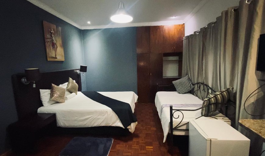 Large Double Room: Photo of the whole room