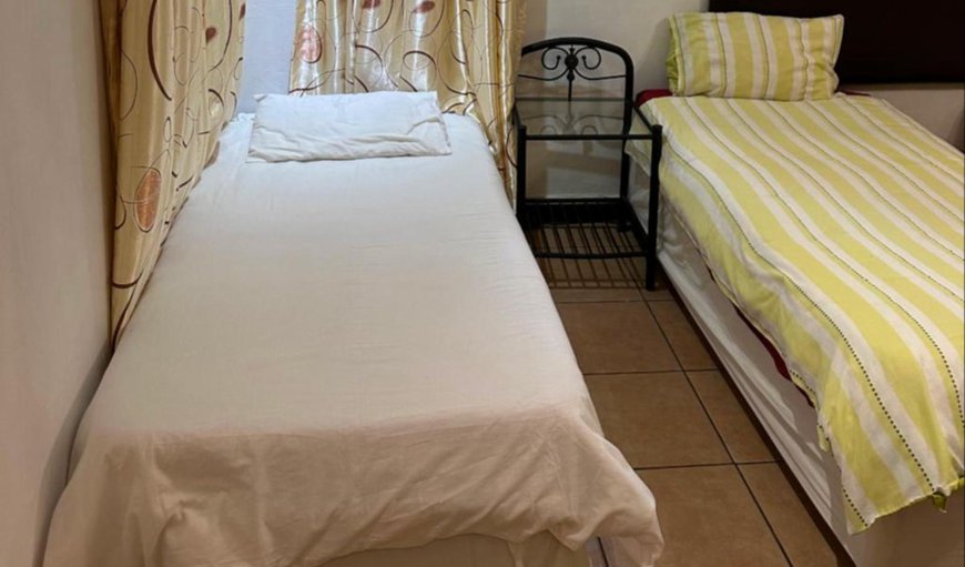 Carmelita Comfort Singles: Bed