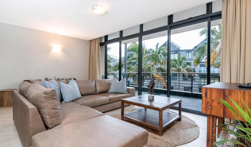Deluxe Canal View Three Bedroom Apartment with Balcony: Deluxe Canal View Three Bedroom Apartment with Balcony