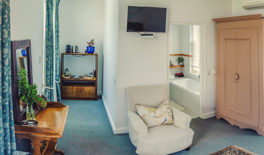 King Room with Garden: AJ: Photo of the whole room