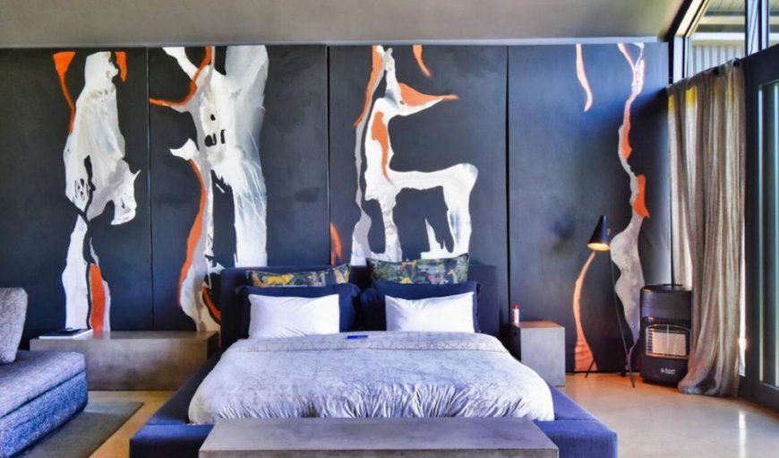 Mountain View Retreat: Bed