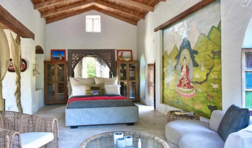 Stone Cottage Retreat: Bed