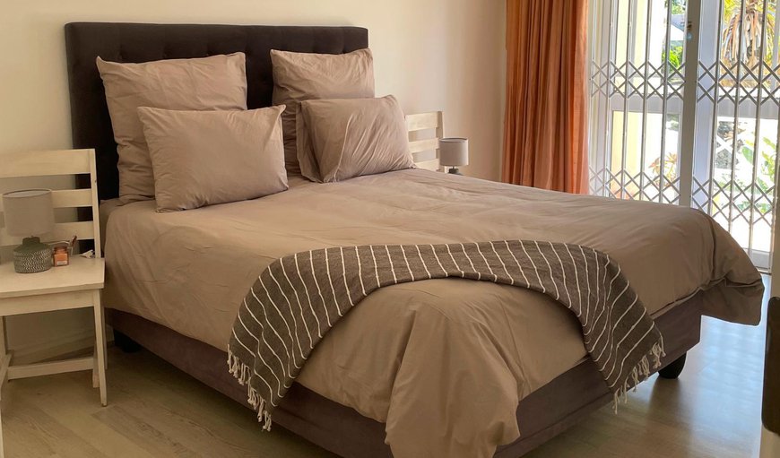 La Mer, 27 Sluysken - First Floor: Bed