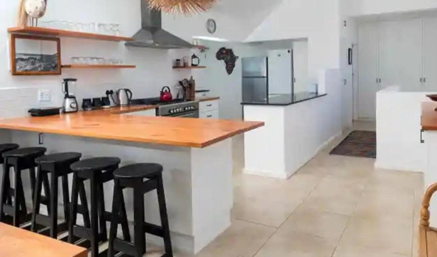 Aloe Again: Kitchenette