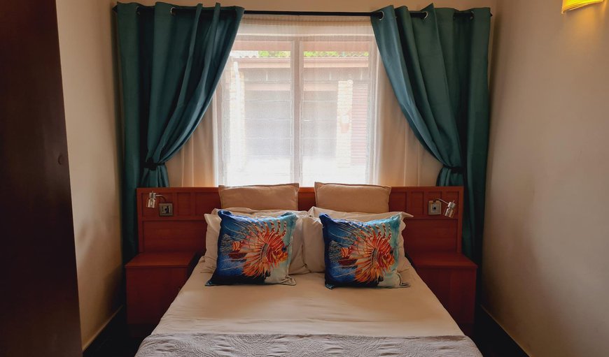 Flamboyant | Standard Apartment: Bed