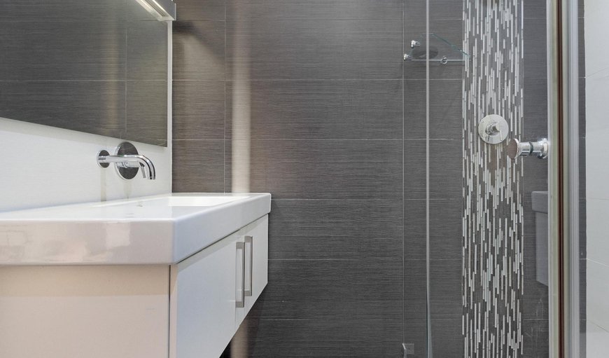 Baronetcy Kings VIlla: Shower