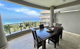 Sands Beach Breaks Manor On Main Beach Ballito image