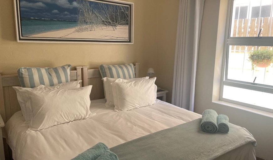 Luxury King Room - Aqua Vista: Bed