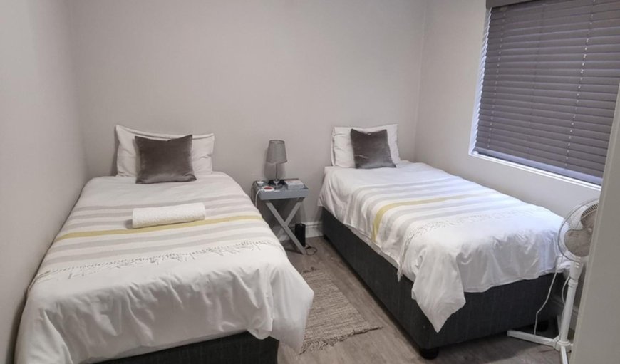 3-Bedroom Cottage: Bed