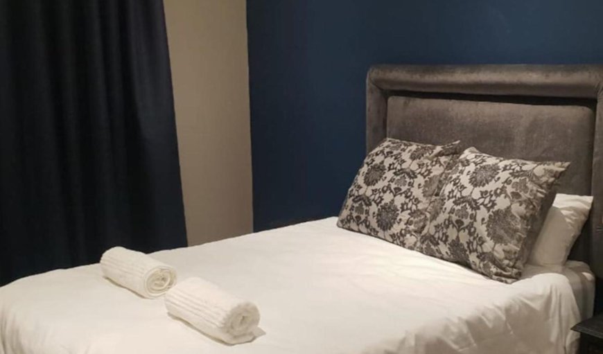 4-Bedroom Main House: Bed