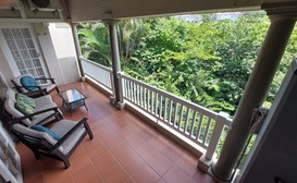 Tree Tops Willard's Beach Apartment image