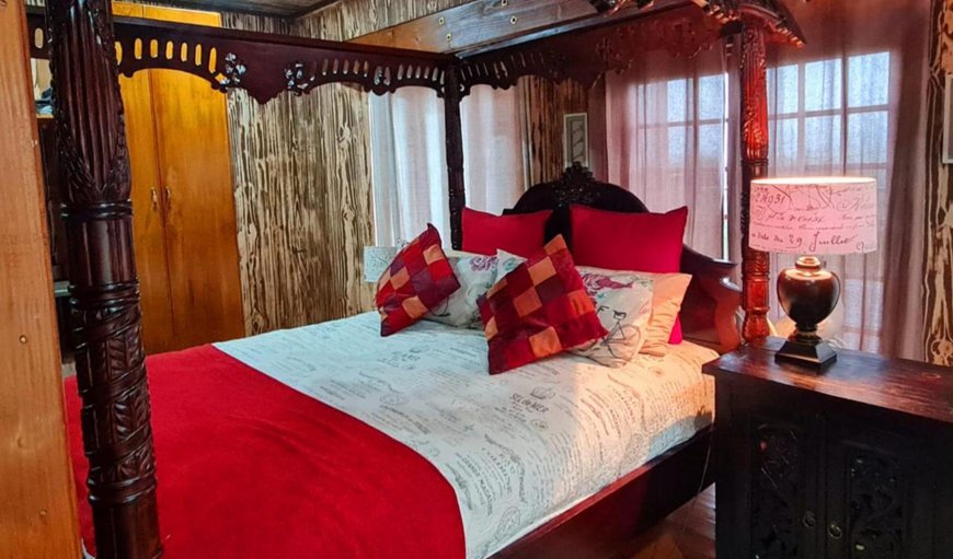 Classic Loft Room: Bed