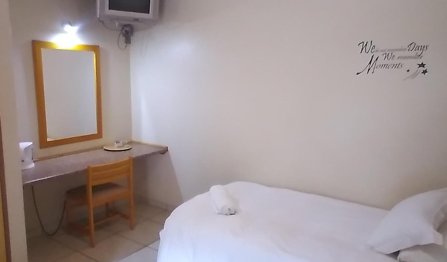 Single Room: Photo of the whole room