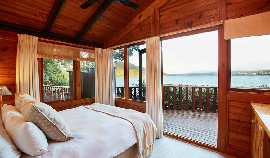 Waterfront Chalet: Main bedroom