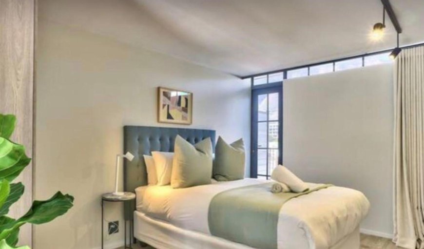 Luxury Self-catering Apartment: Bed