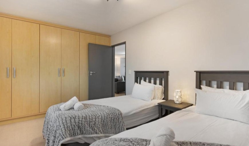 KnightsBridge E 701: Photo of the whole room