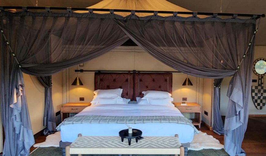 Romance Luxury Tent: Bed