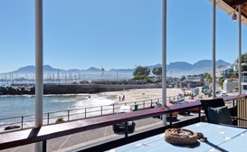 Huisie Oppie Beach image