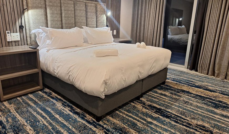 Luxury Room: Bed