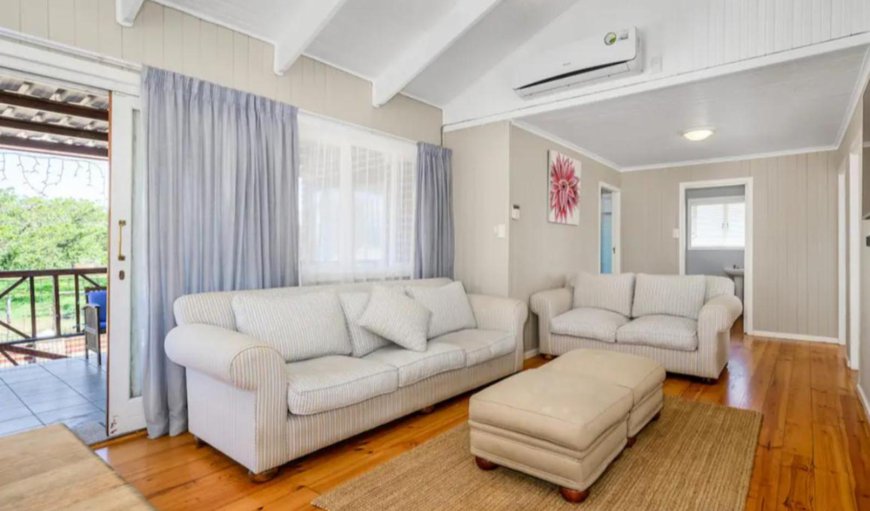 The Top House: Seating area