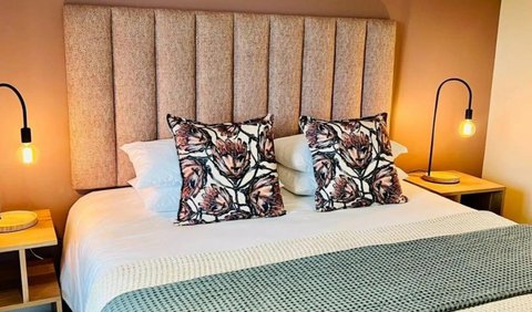 Protea Luxury Apartment: Bed