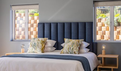 Erica Luxury Apartment: Bed