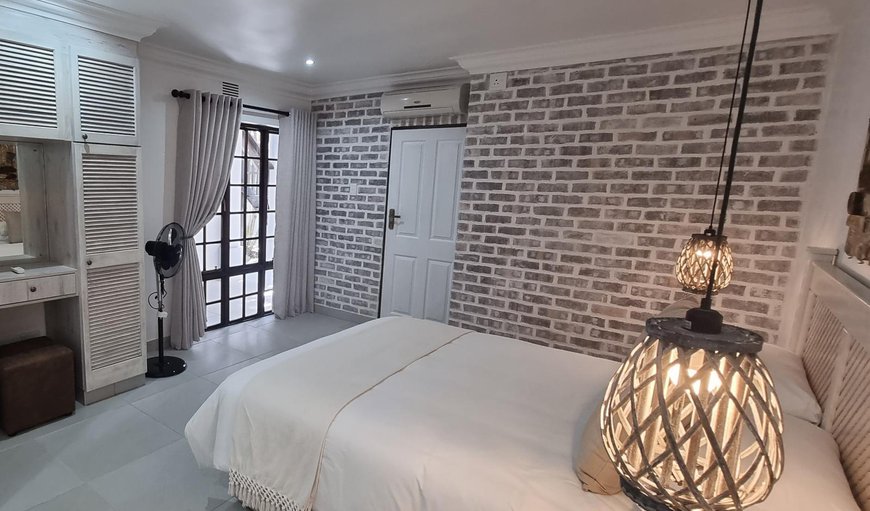 Sparrow Apartment: Bed
