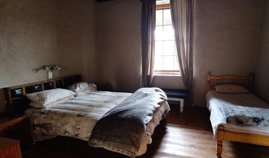 Old Farmhouse North: Bed