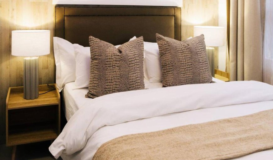 Suite 7 Desmond: Bed