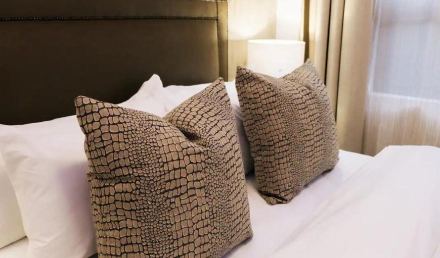 Suite 7 Desmond: Bed