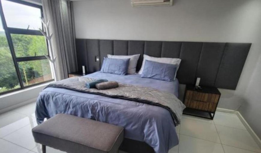 Luxury 5-Bedroom Villa: Bed