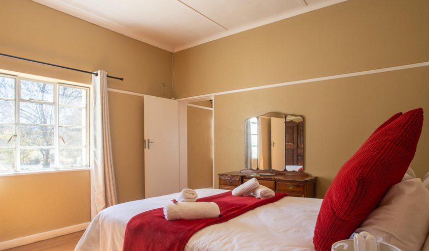 Interleading Family Room: Photo of the whole room