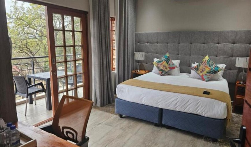 Double Room With Balcony: Bed
