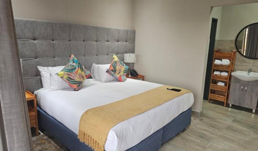 Double Room With Balcony: Bed