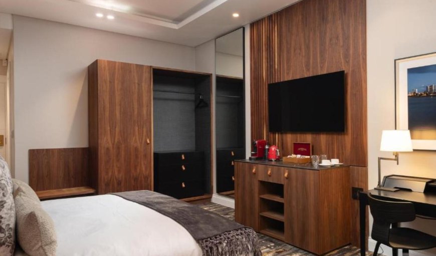 Luxury Room: TV and multimedia