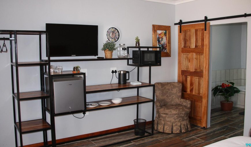 Standard King/Twin Room: TV and multimedia