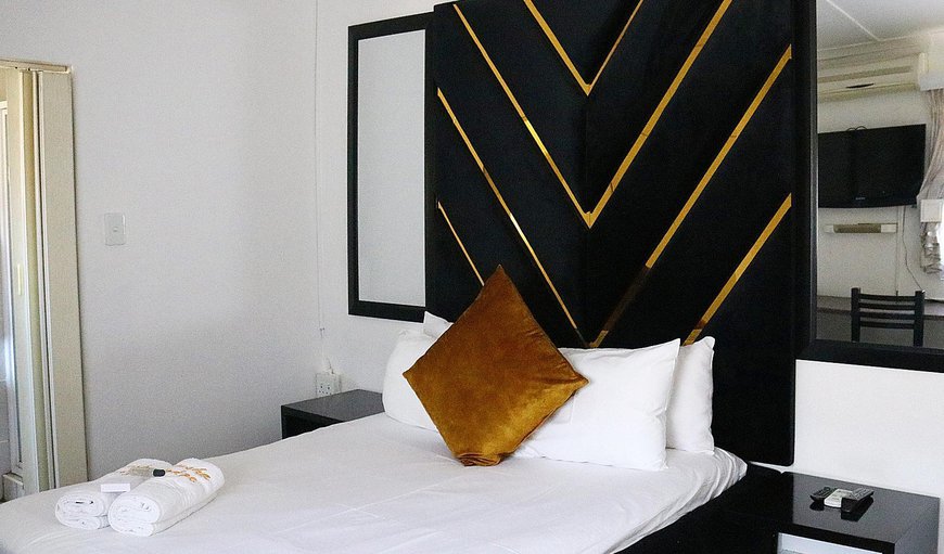 Arusha Queen Plus Room: Bed