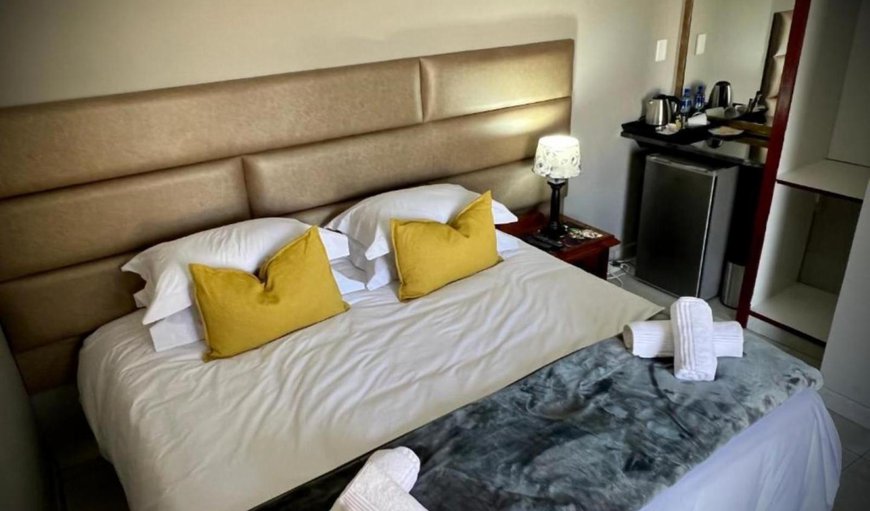 King Room Garden View: Bed